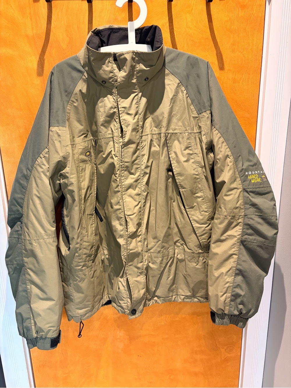 Mountain Hardwear Men's Conduit Ski Jacket with Fold Away Hood Mens size Large